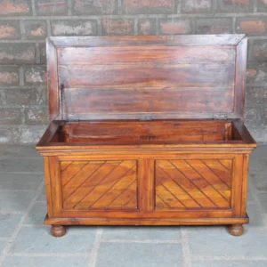 Classic Indian Style Huge Storage Handmade Polished Wooden Shanduka for Home